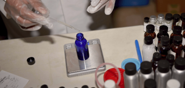 المعدات والمنتجات التي يحتاج إليها مشروع  تصنيع العطور