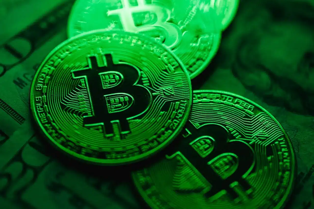 توقعات بارتفاع أسعار بعض العملات الرقمية في الأيام القادمة